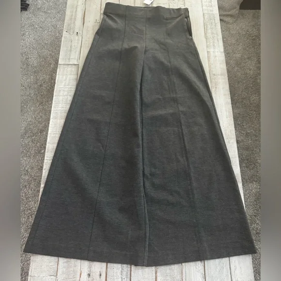 Ann Taylor Charcoal A-Line Skirt - Picture 1 of 5